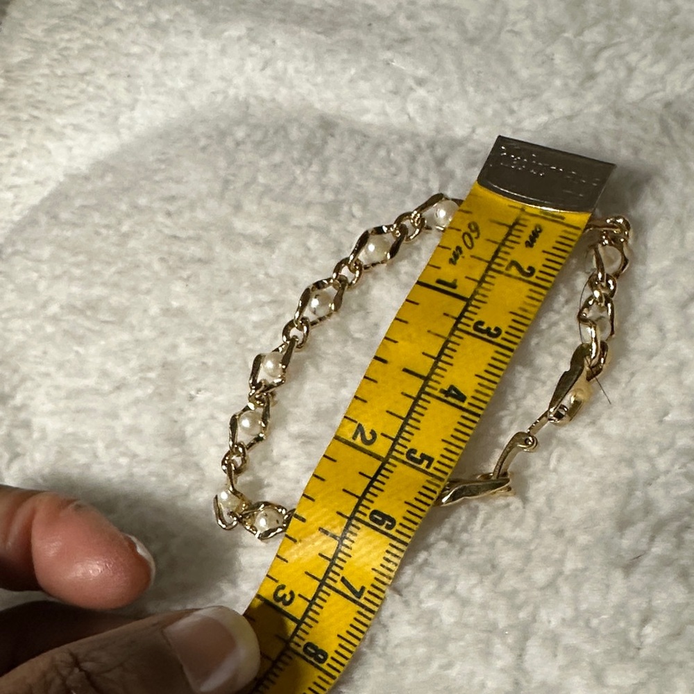 Vintage Gold toned chain link Pearl Bracelet - Picture 5 of 15
